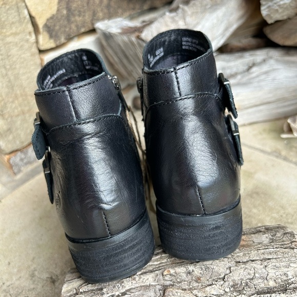 Born Ozark leather black ankle elegant booties w/dual buckle closure NWT Sz-6. I - Picture 5 of 11